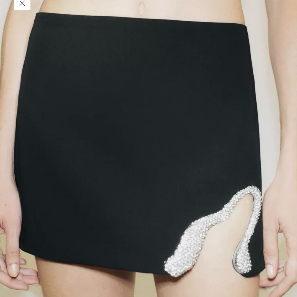 NWT Zara Black Mini Skirt with Pearl Detail sz Medium